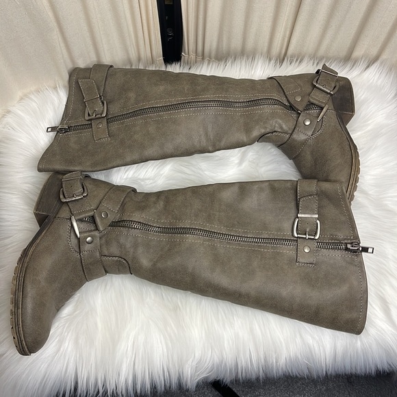 ❗️SOLD❗️EUC- MADDEN GIRL TAN/BROWN KNEE HIGH HEELED RIDDING BOOTS SIZE 7.5 - Picture 3 of 7